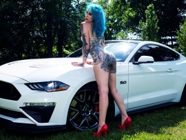 Hot ass nude babe and Mustang (click to view)